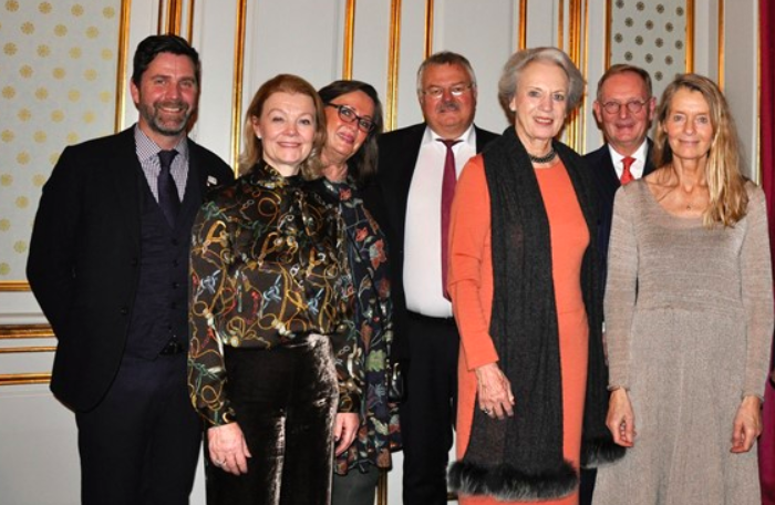 Bestyrelsen samlet på Amalienborg i november 2019. Fra venstre Hans-Christian Matthiesen, Mette Ahlefeldt-Laurvig, Hanni Toosbuy, Carsten Lorentzen, H.K.H. Prinsesse Benedikte, Ole Lindgreen, sekretær i Dressurens Venner Lene Kissmeyer samt Finn Saksø-Larsen. Foto: Louise Wium Gotthardt/Dressurens Venner